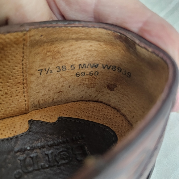 Born Brown Leather Flats Size 7.5 Tooled Embossed Floral Slip On Cushion Insoles - Picture 13 of 14